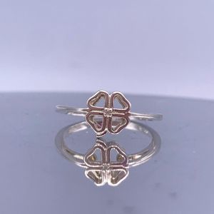 Vintage Sterling Silver Clover Ring with Accents